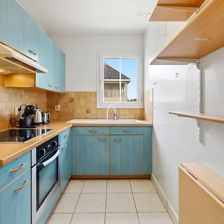 Charming - 10 Min From 6p Apartamento *